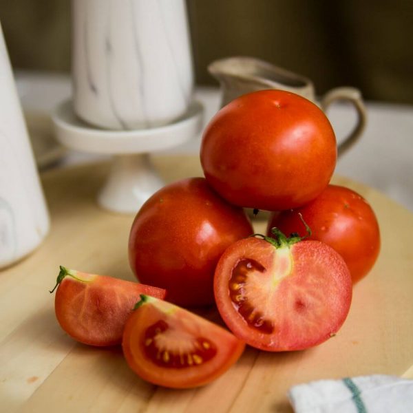 Свежий и ароматный томат - неповторимый вкус любого блюда!