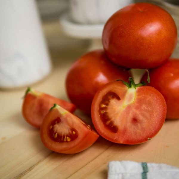 Спелый ароматный томат с доставкой в день заказа