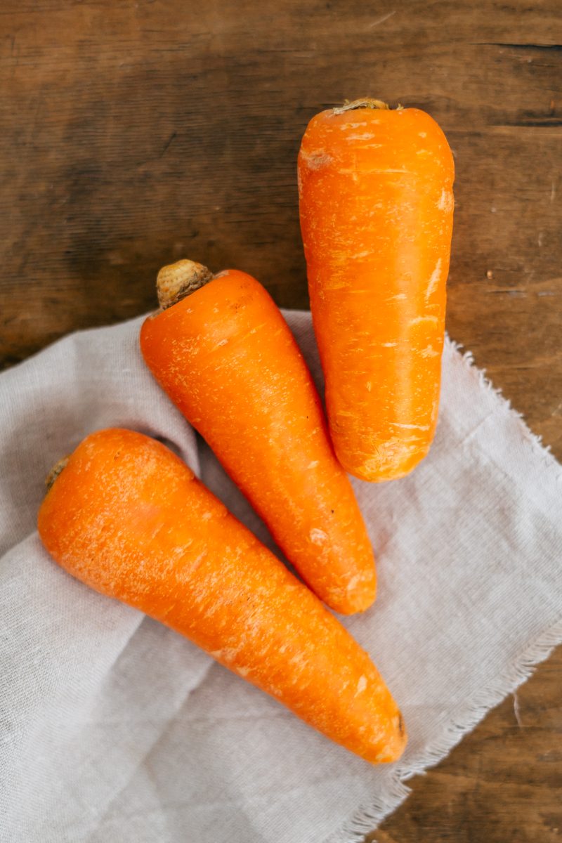 сладкая молодая морковь