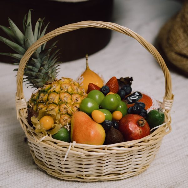 корзина с фруктами в подарок